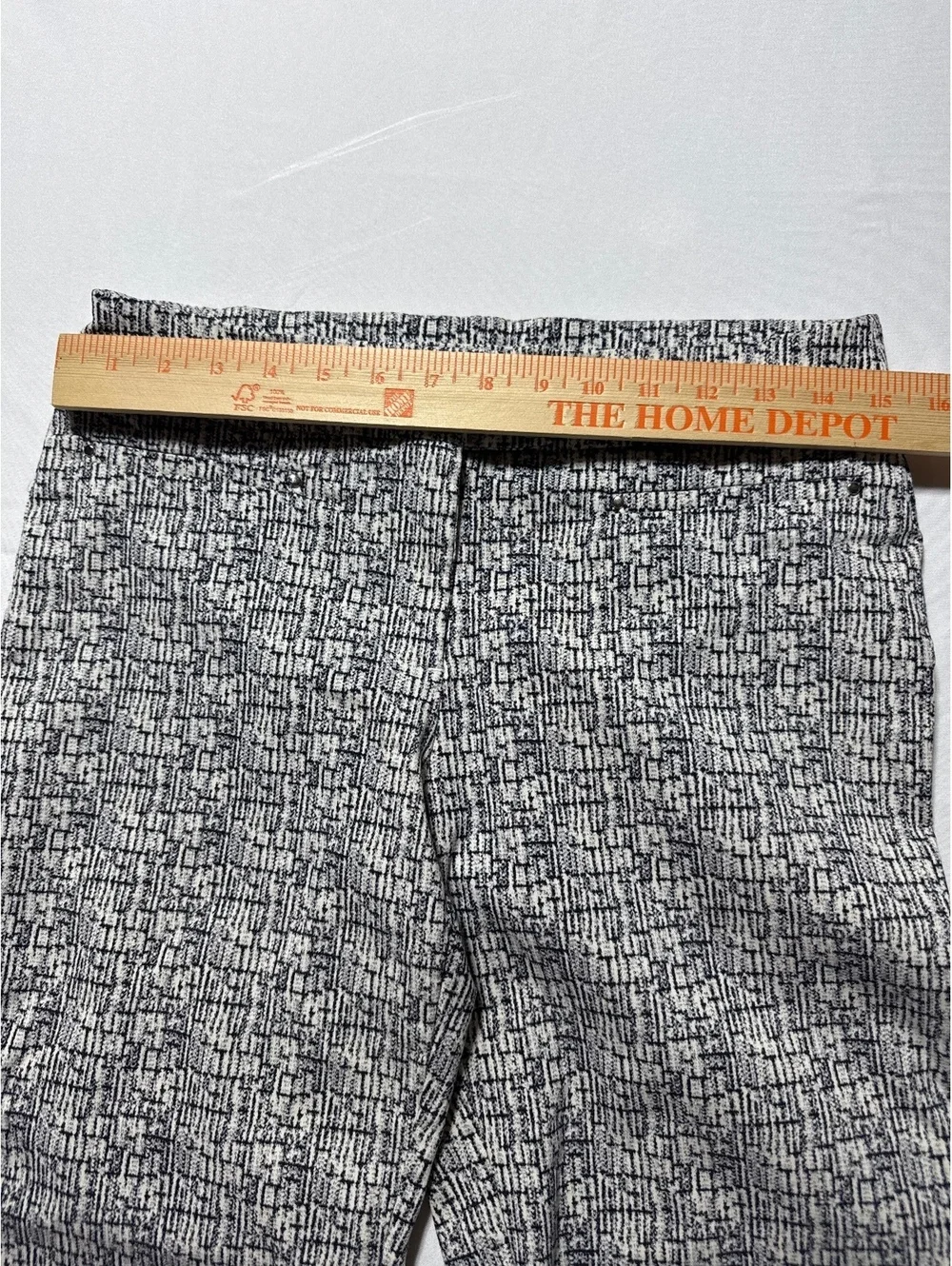 Love Scarlett Women's Size 10 Black and White Patterned Trou